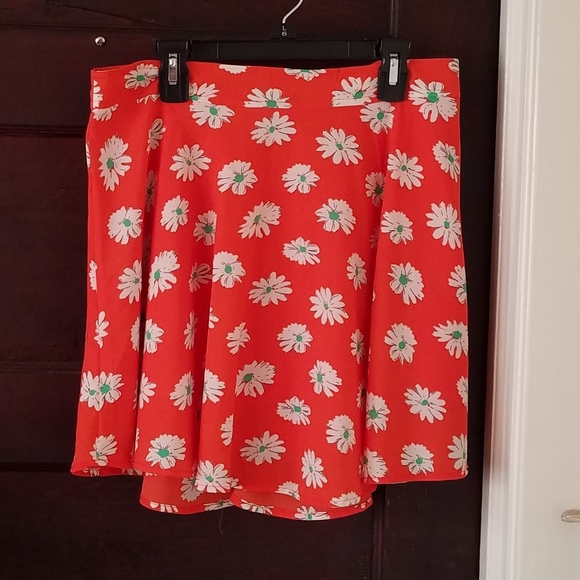 Cute orange flouncy skirt in great condition - Picture 4 of 6